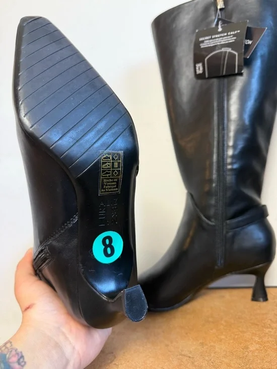 Naturalizer Black Leather Pointed-Toe Knee Boots with Mid Heels - Picture 11 of 13